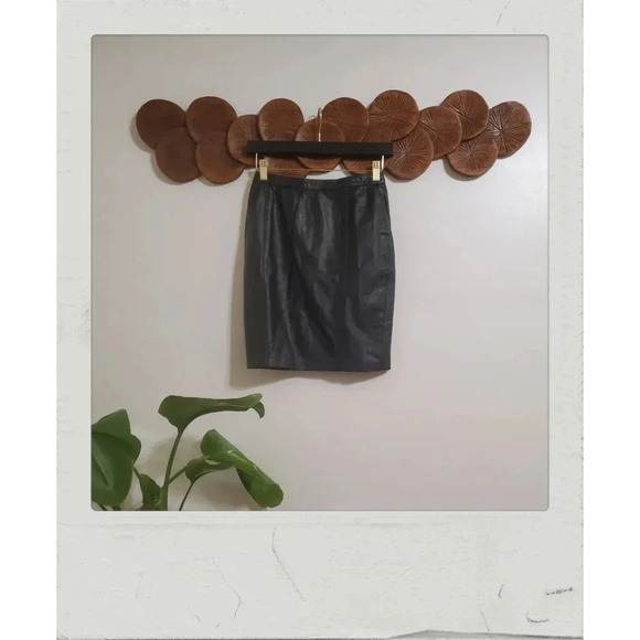 Concepts | Vintage Black Genuine Leather Punk Rock Grunge Gothic Mini Skirt - Picture 1 of 4
